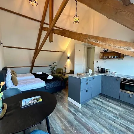 De Stadshoeve 3*