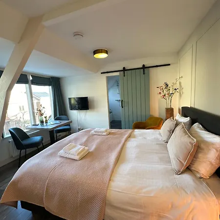 De Stadshoeve Bed & Breakfast Medemblik