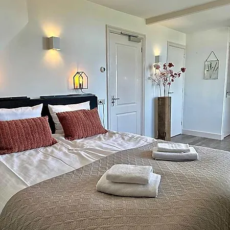 Bed and Breakfast De Stadshoeve 4*