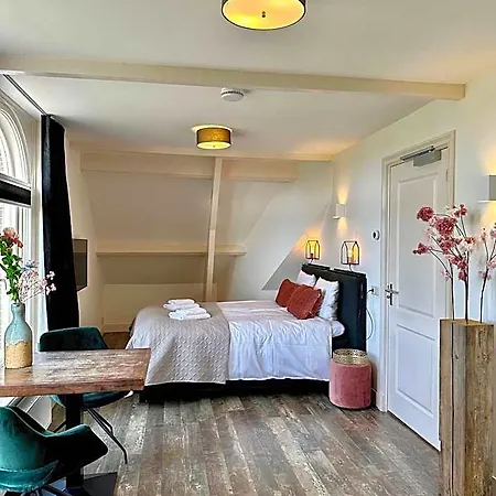 De Stadshoeve Bed and Breakfast Medemblik
