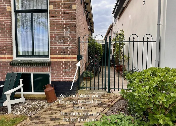 De Stadshoeve Bed & Breakfast 4*