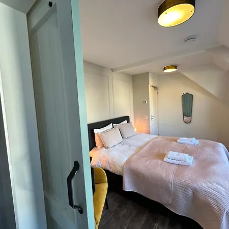 De Stadshoeve 3*